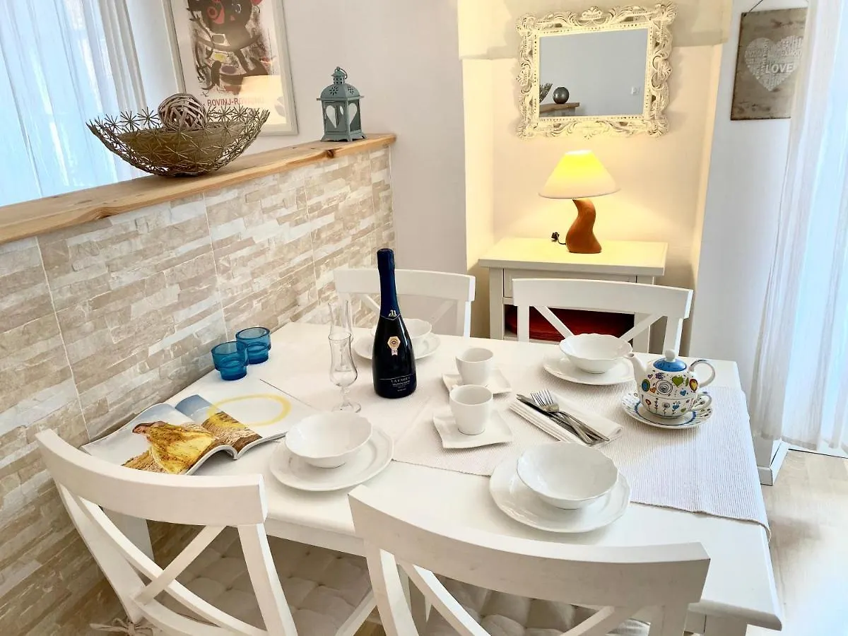 Apartment Signorina Garibaldi Rovigno Croazia