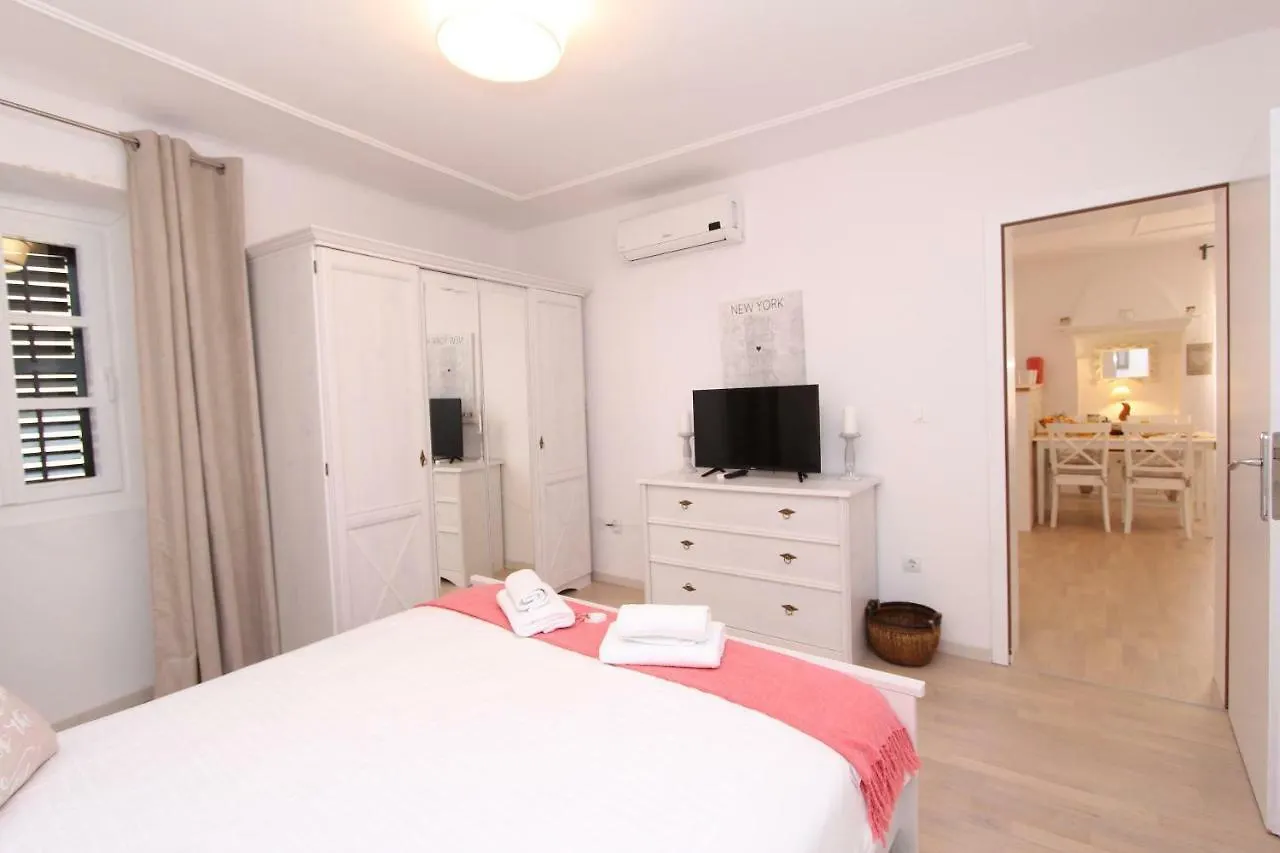 Apartment Signorina Garibaldi Rovigno 0*,  Croazia